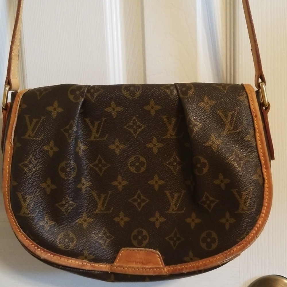 Authentic Louis Vuitton Menilmontant